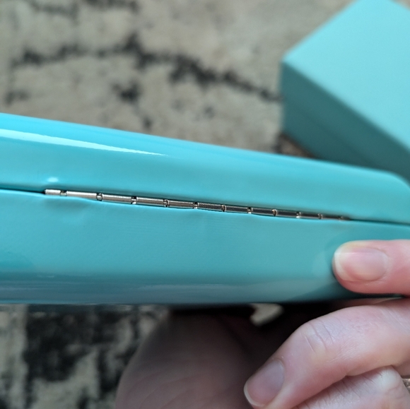 NWOT Tiffany & Co. Hard shell Glasses Case, Gift Box, Cleaning Cloth, BLANK COA - Picture 5 of 16